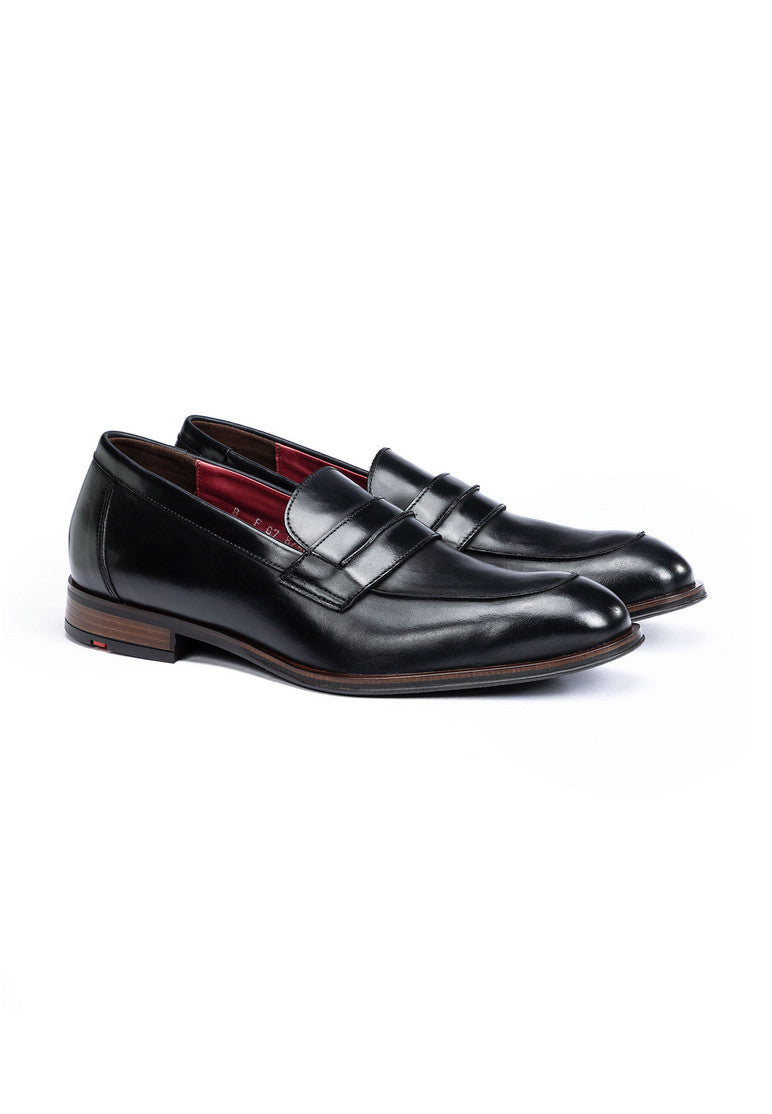 Sagres Leather Loafer in Black