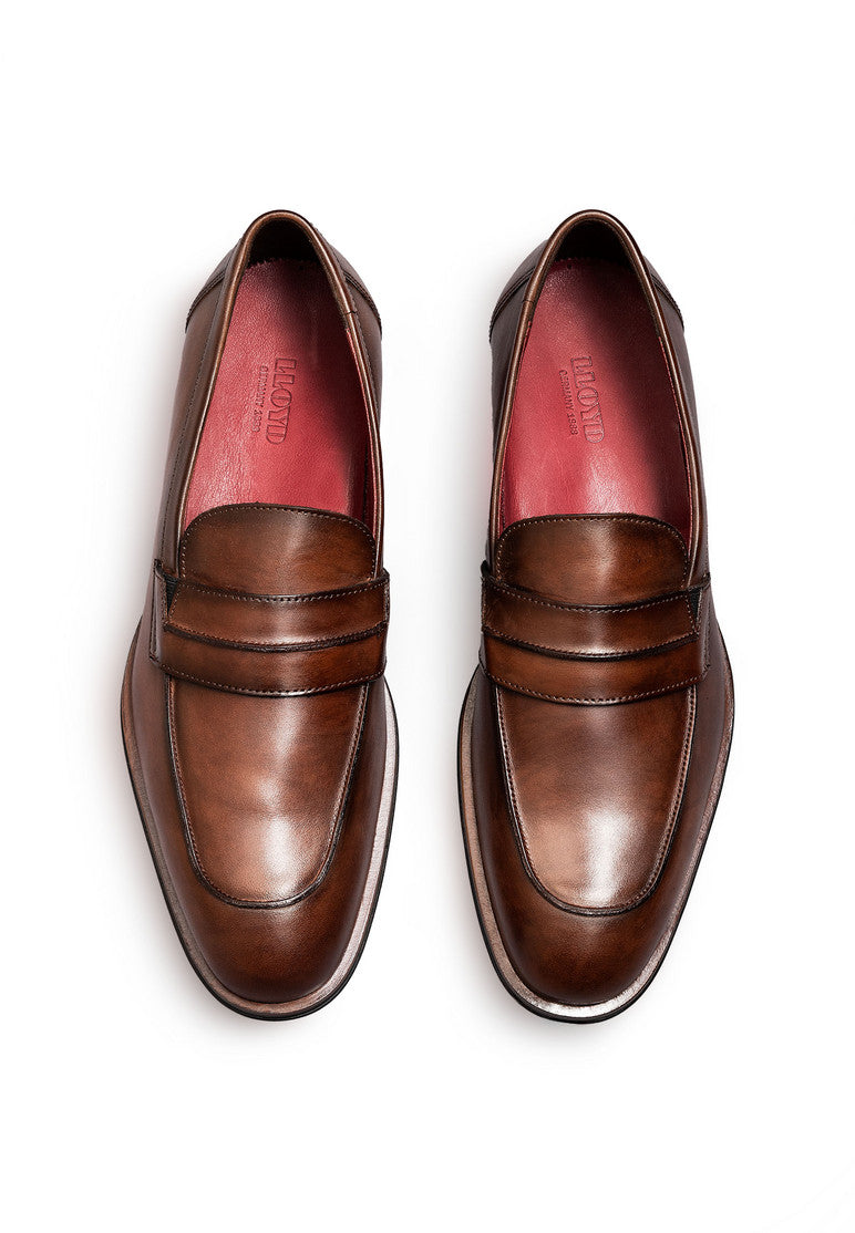 Sagres Leather Loafer in Brown