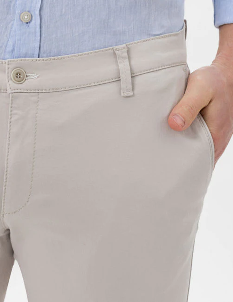 Silvio Hi-Flex Chino in Sand