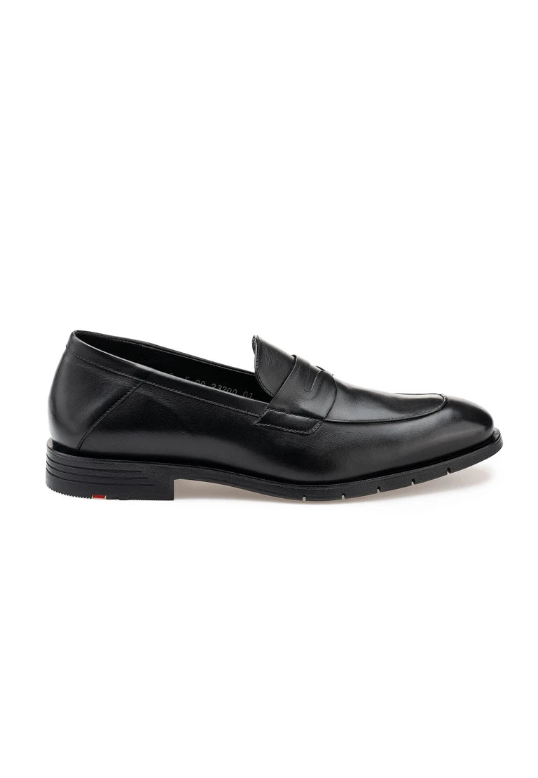 EEZY 240 Leather Loafer in Black