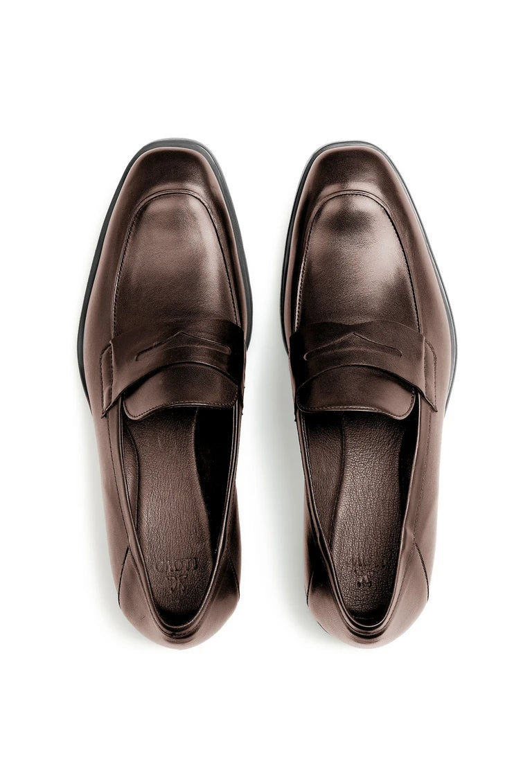 EEZY 240 Leather Loafer in Brown